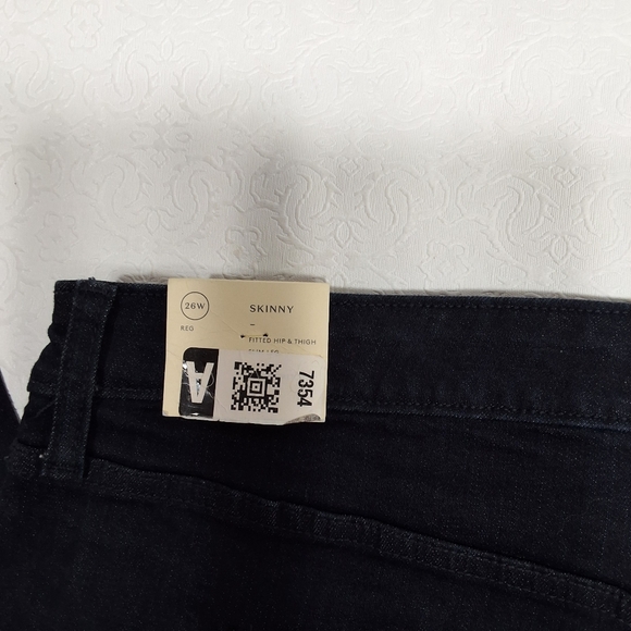 New Universal Threads Dark Blue Skinny Regular Jeans Plus Size 26 W R - Picture 8 of 10